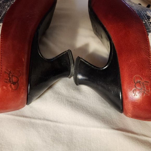 John Fluevog Wonder K2 Two Toned Oxford Heels; Snake Skin - Picture 7 of 9